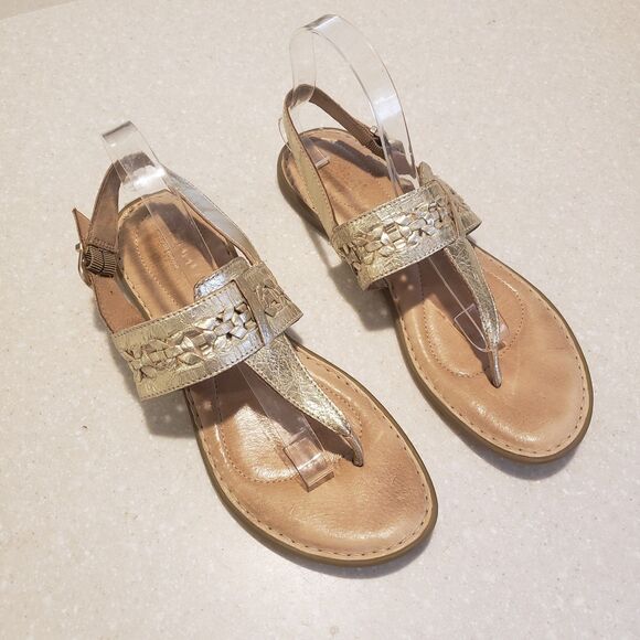 Born Women’s sz 1 Tilde Thong Sandal Light Gold Metallic Comfort Insole - Picture 1 of 6